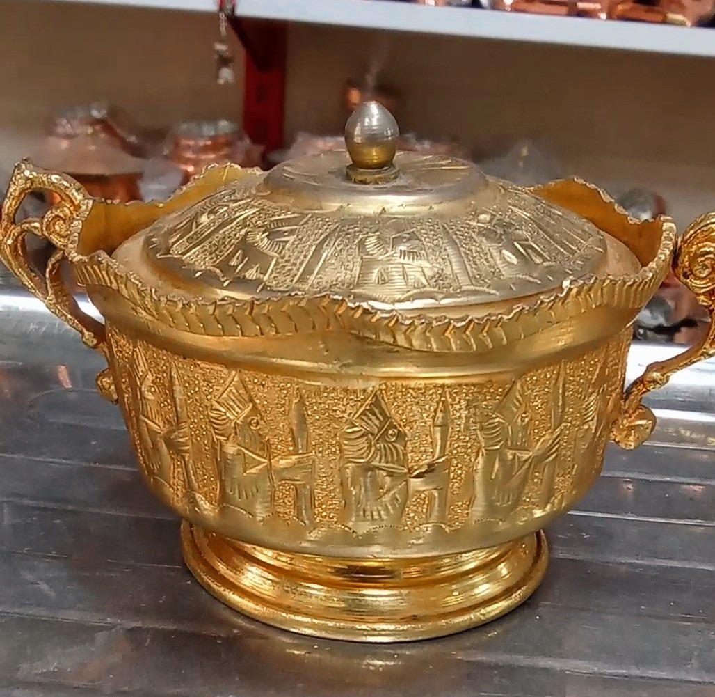 قندان برنجی دربدارقدیمی طرح کوروش کبیر