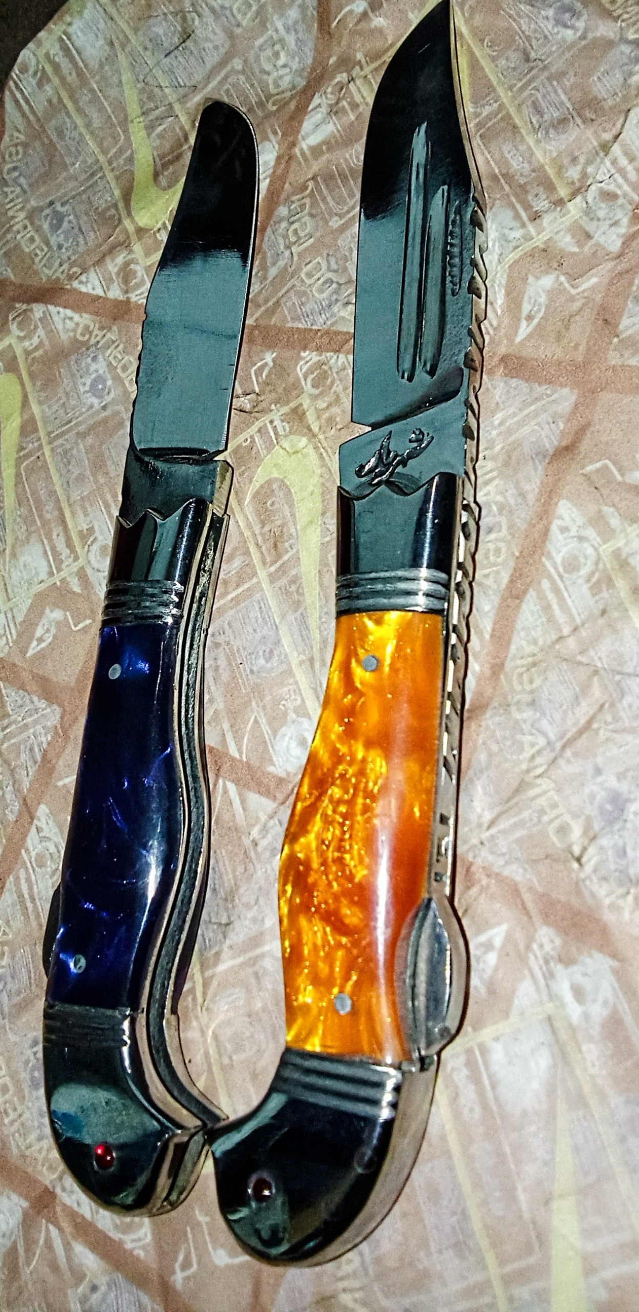 چاقوکلکسیونی سفارشی ضامنداردسته اپوکسی تیغه استیل