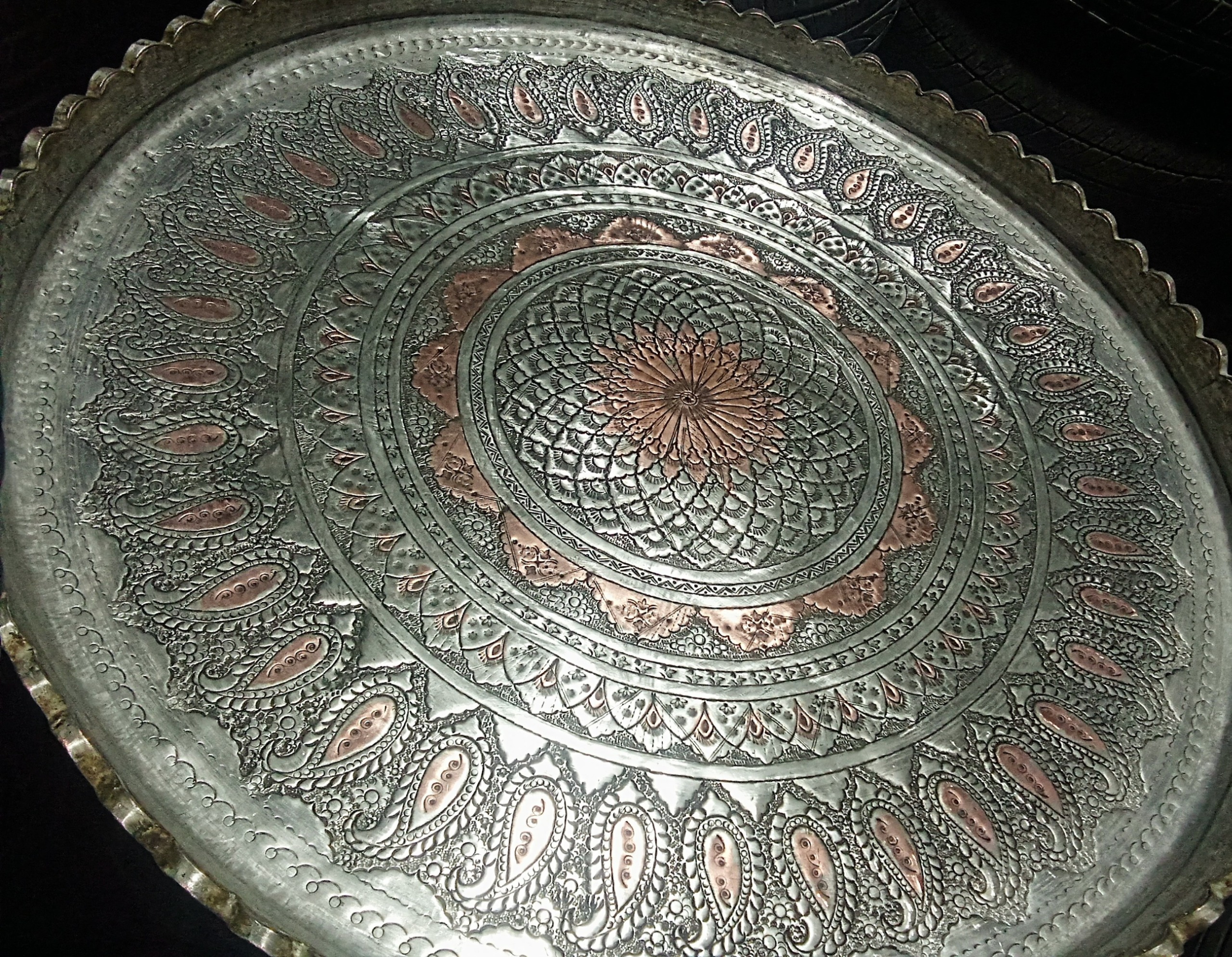 سینی مجمع لبکنگره3٫600کیلو60قطرغرق قلم طرح جقه