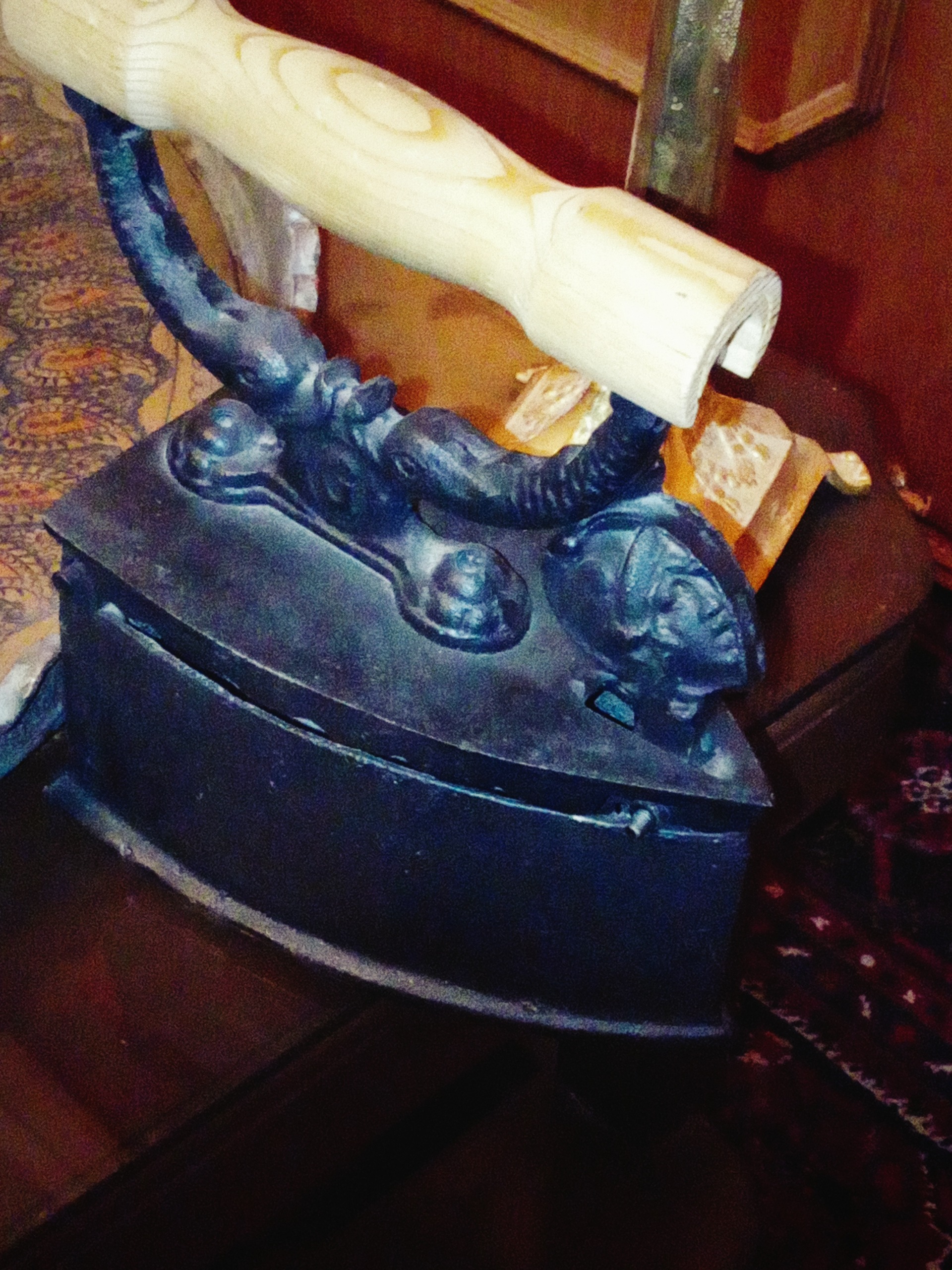 اتوذغالی آنتیک وکلکسیونی طرح کله اسکندریارومی