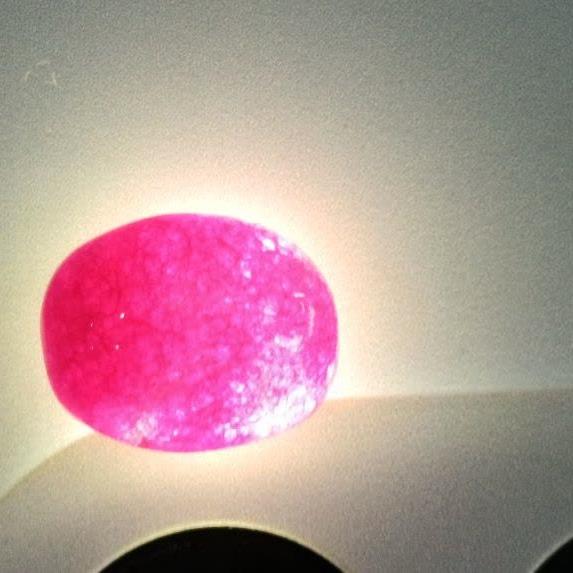 یاقوت بنفش پر رنگ