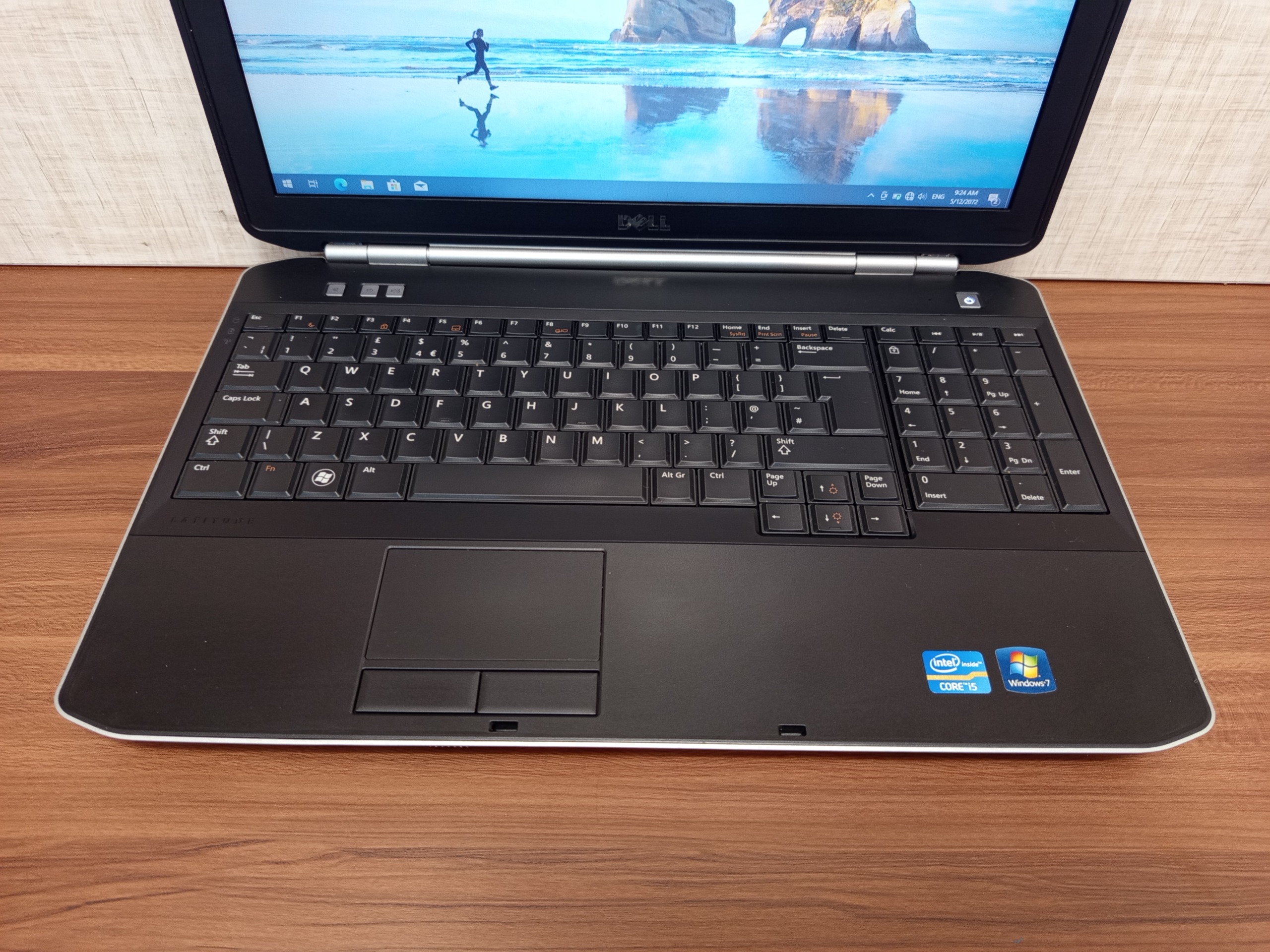 لپ تاپ Dell هارد 500HDD و RAM8