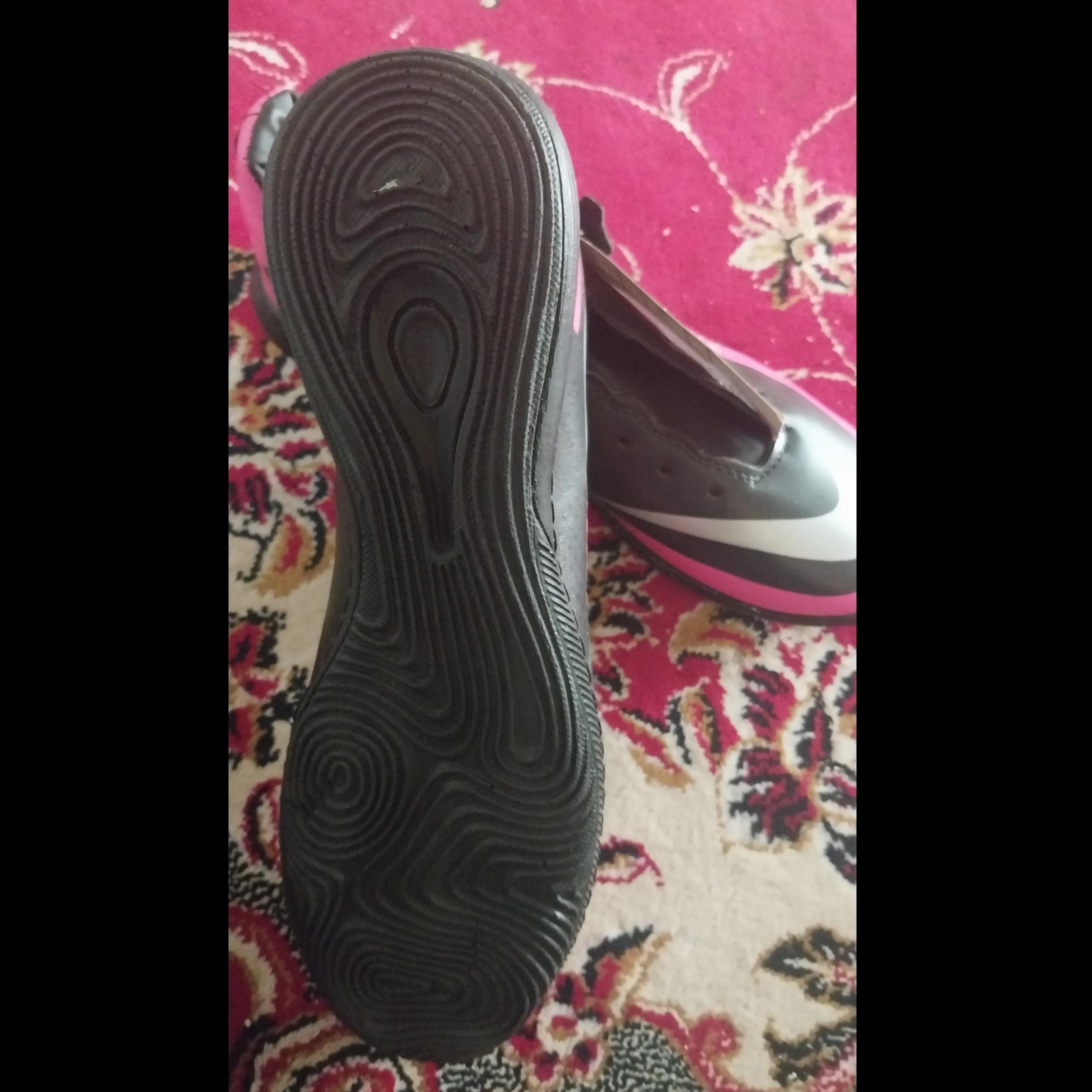 کفش فوتسال نایک