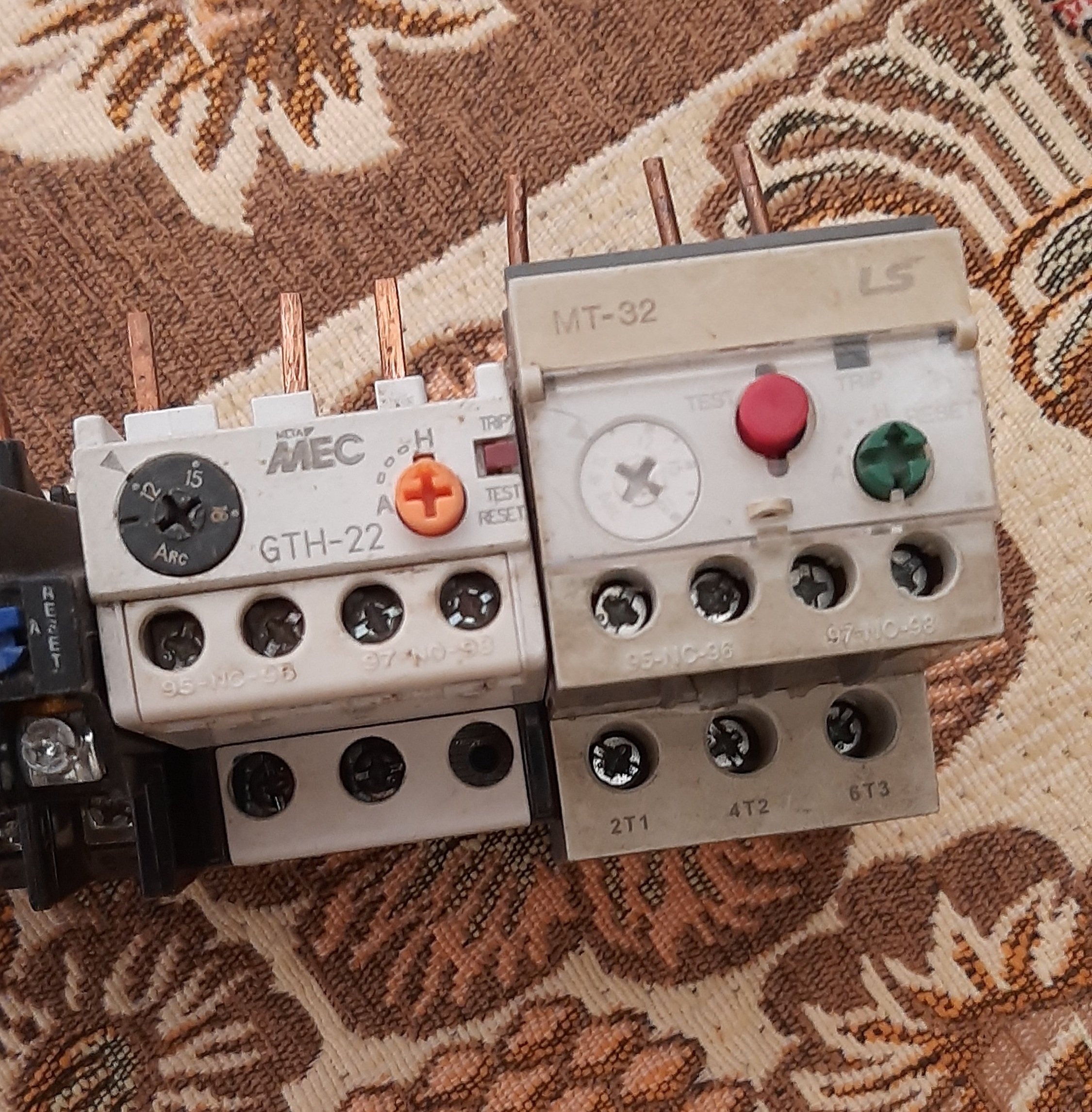 5عددبیمتال.دو عدد ال اس،دوعدد تله مکانیک و اشنایدر