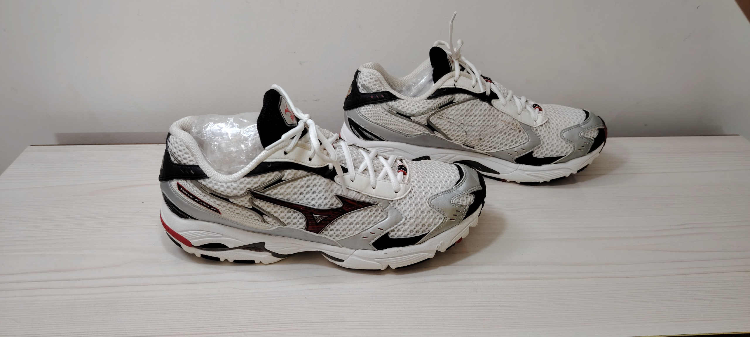 کتونی رانینگ میزانو ژاپن اصل سایز45 44 درحدنو