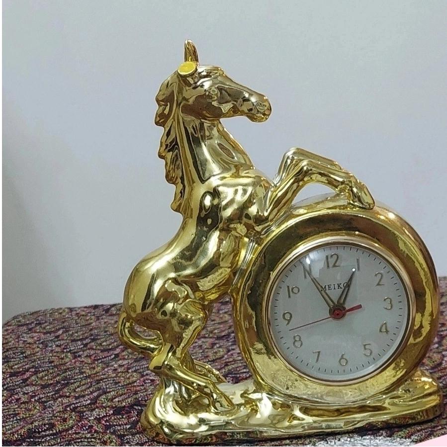 ساعت کوکی مجسمه ایی