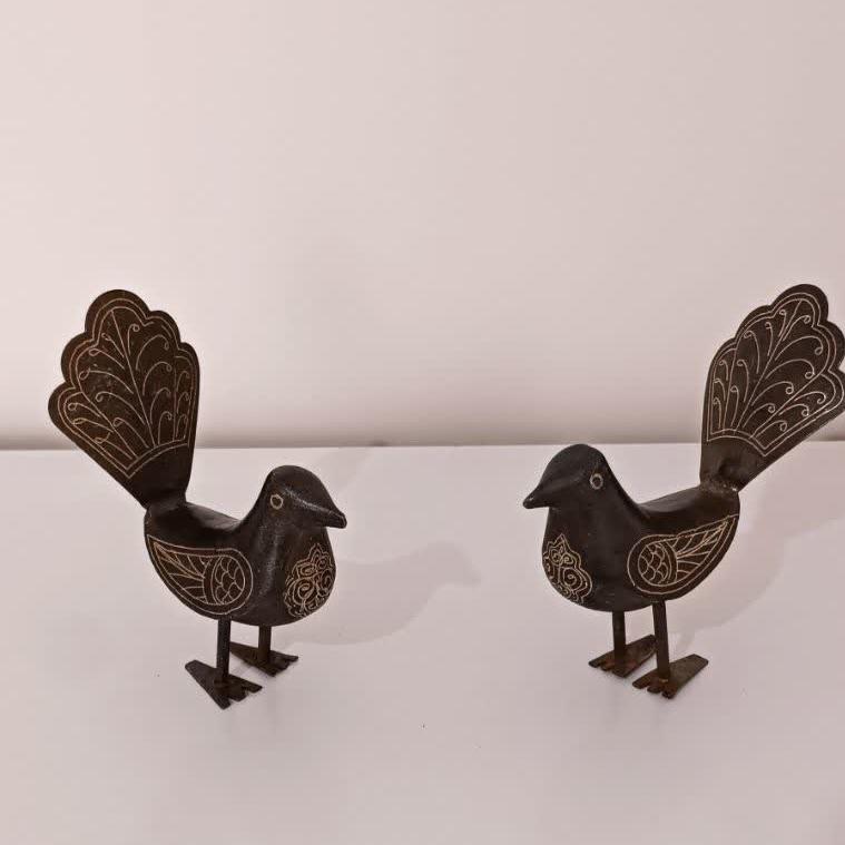 مجسمه گنجشک فولادی طلاکوب شده