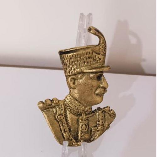 مجسمه برنجی رضا شاه کبیر