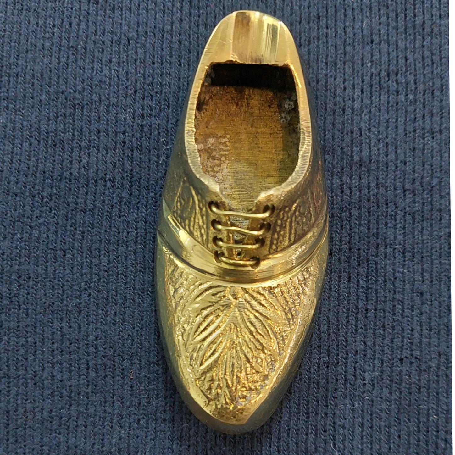 زیرسیگاری برنجی مدل کفش