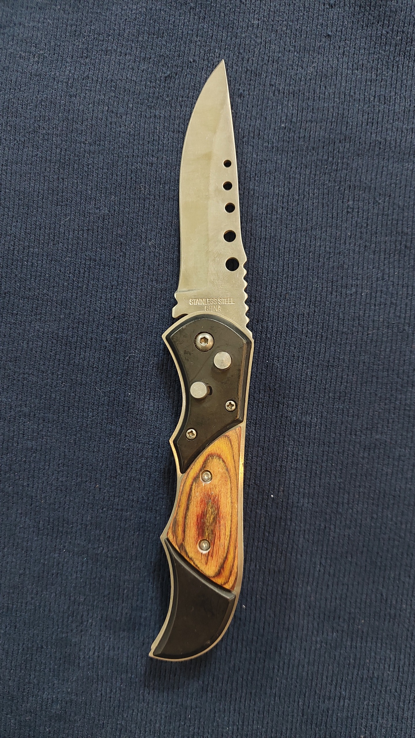 چاقوی ضامن دار