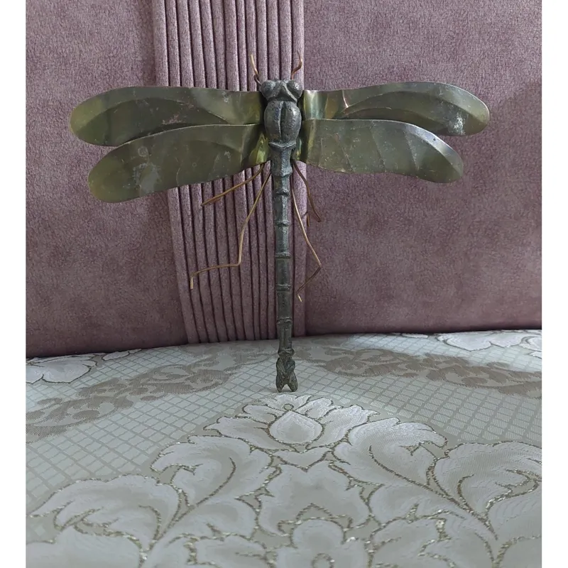 مجسمه سنجاقک برنجی