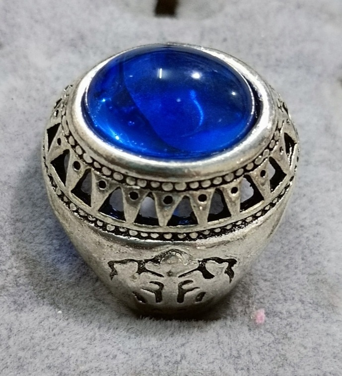 انگشتر یاقوت کبود مصنوعی حراجی