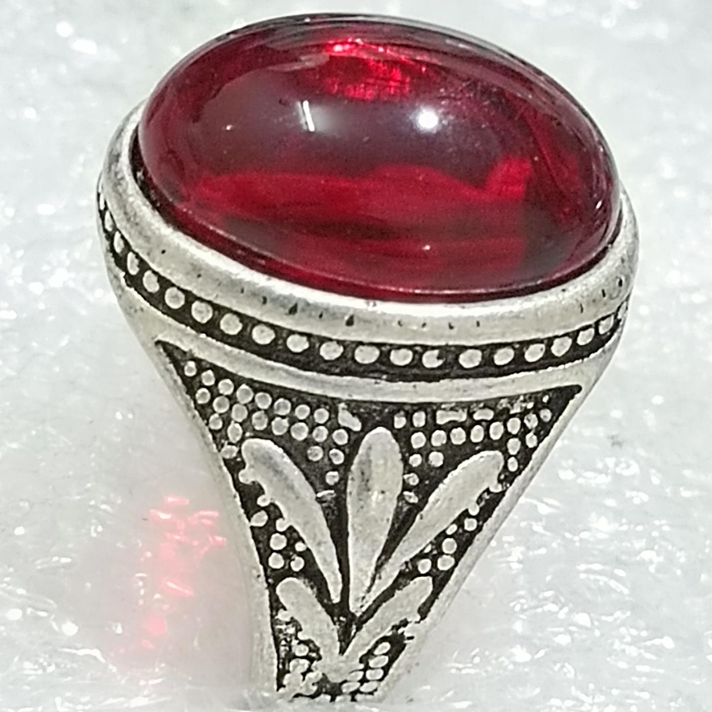 حراج انگشتر وارداتی ظریف یاقوت سرخ رنگ مصنوعی