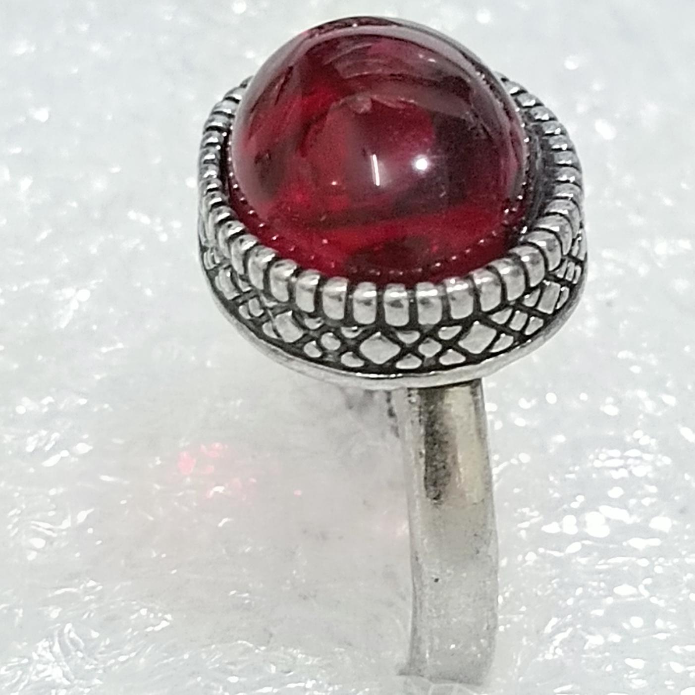 حراج انگشتر بیضی وارداتی یاقوت سرخ رنگ مصنوعی