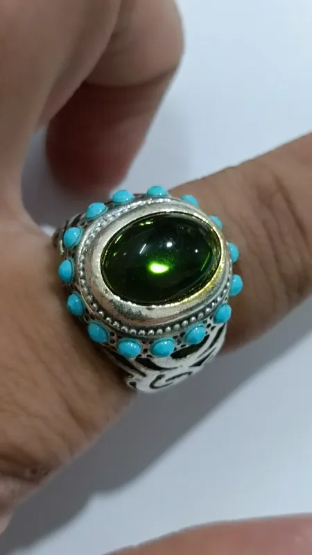 انگشتر کلاسیک نگین سبز