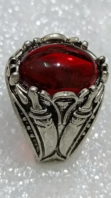 حراج انگشتر نگین سرخ رنگ