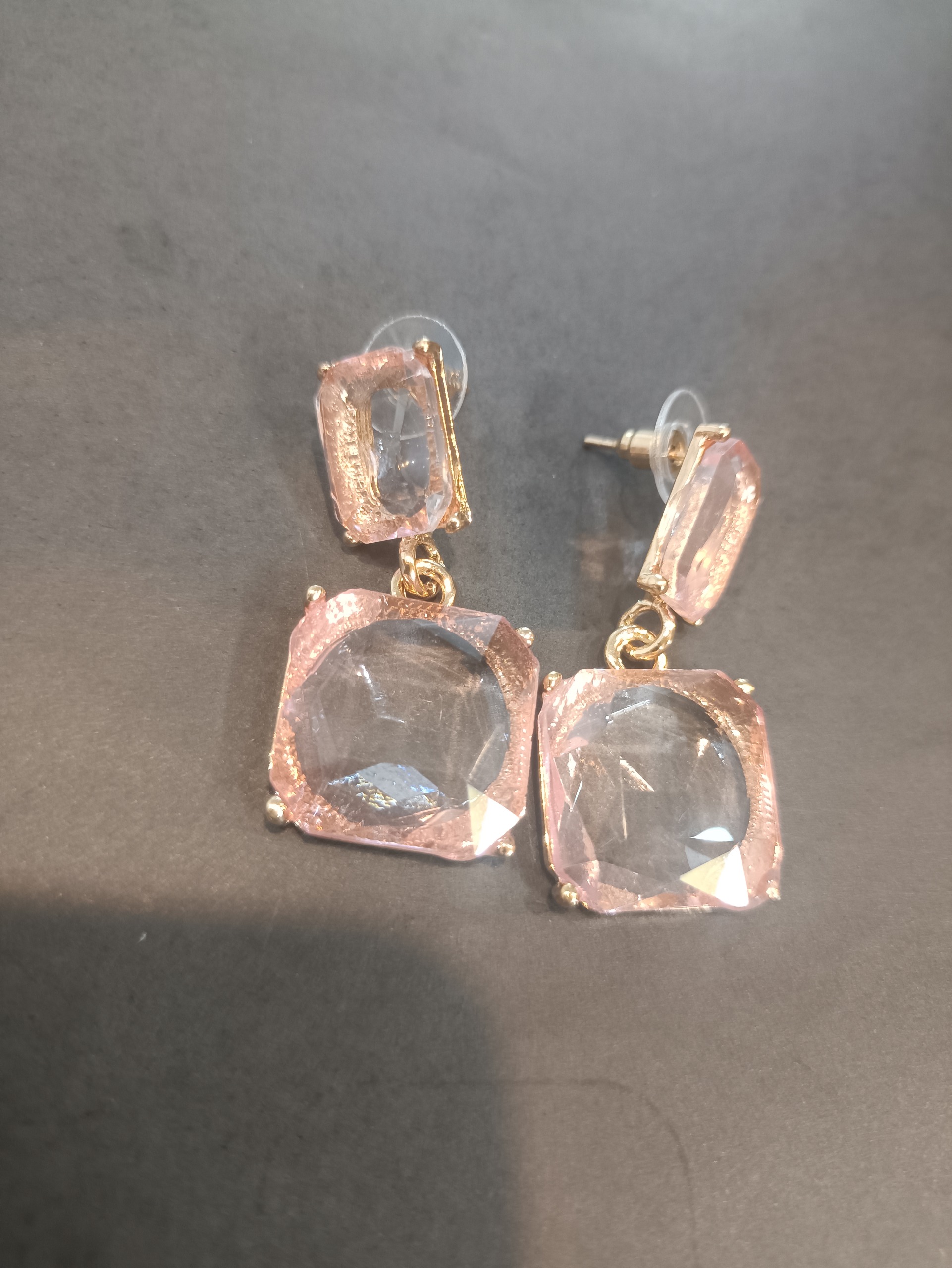 حراج گوشواره نگینی بزرگ