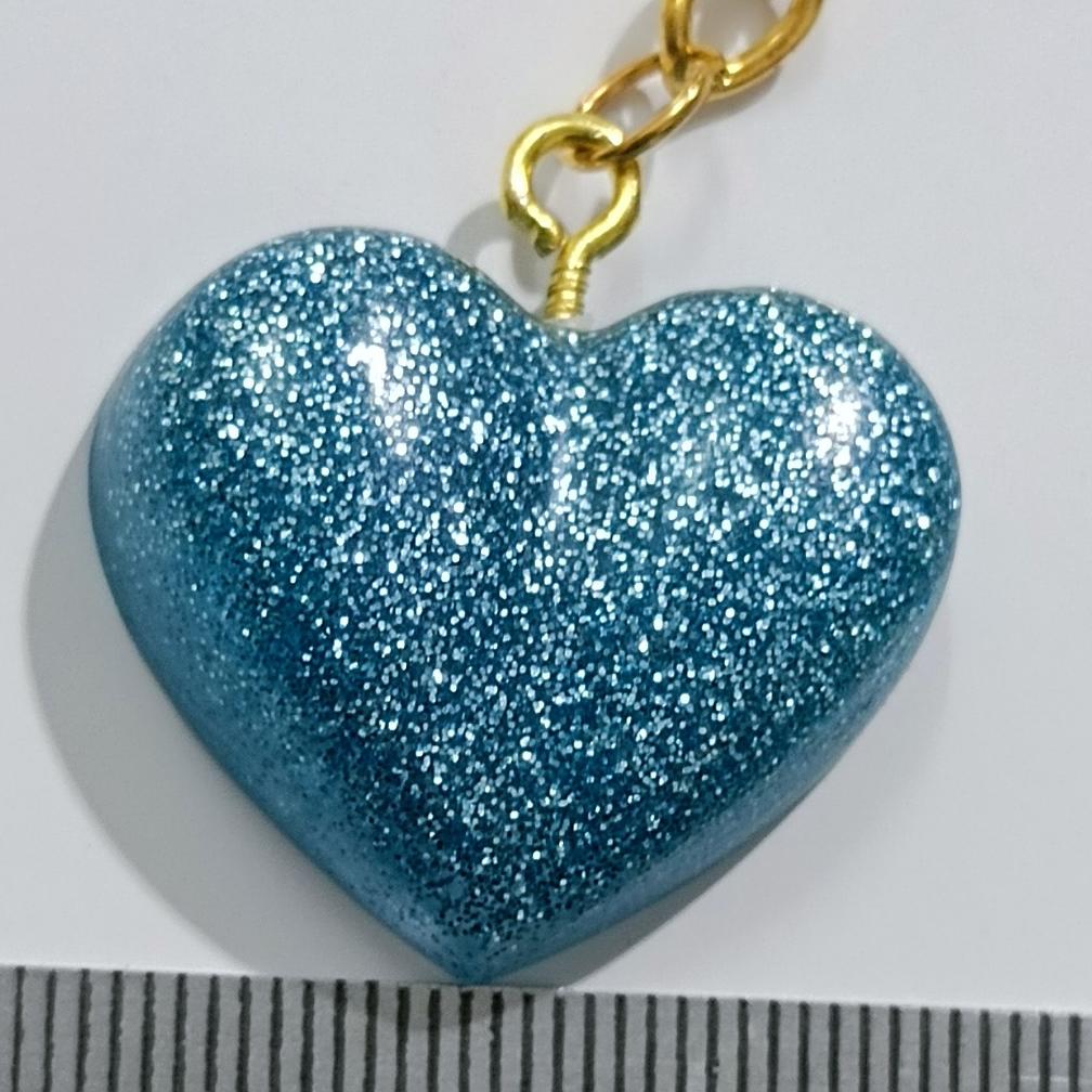 آویز قلب کوچک، اکلیلی، 6 گرمی، جنس رزین، سبک وزن