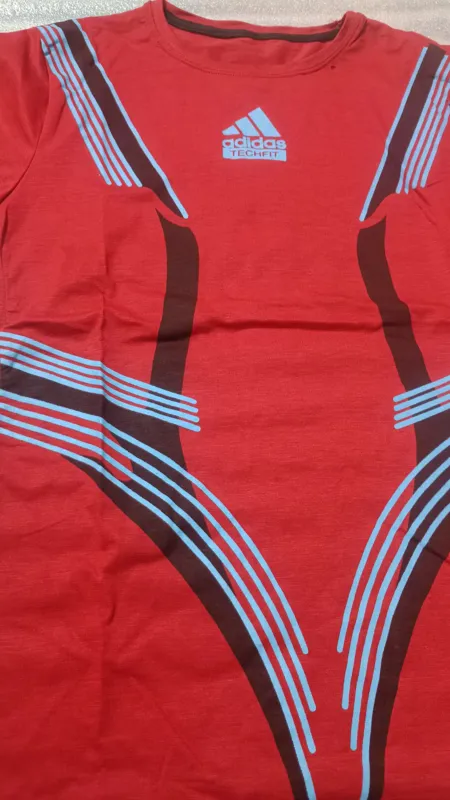 حراج تیشرت Adidas پارچه کشی (زدگی دارد)