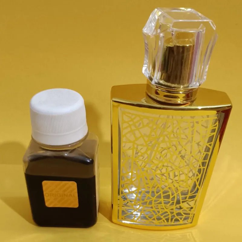 50 میل عطر کاپیتان بلک اورجینال با ظرف طلاکوب