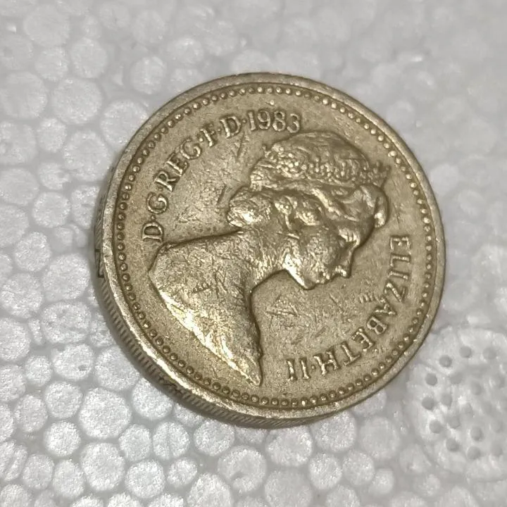 پوند انگلیس 1983 کلکسیونی و آنتیک 41 سال قدمت