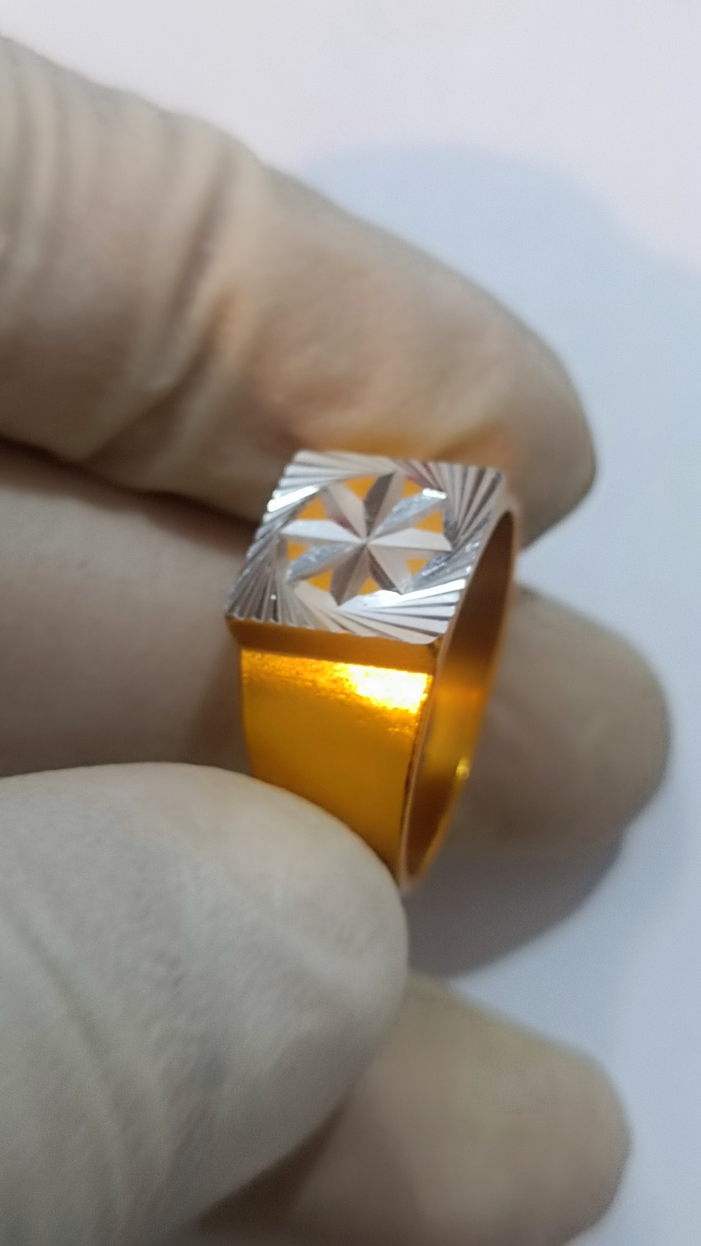 حراج انگشتر فلزی سبک وزن ، زیبا