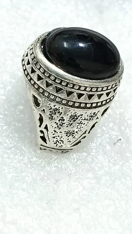 انگشتر عقیق مشکی مصنوعی حراجی