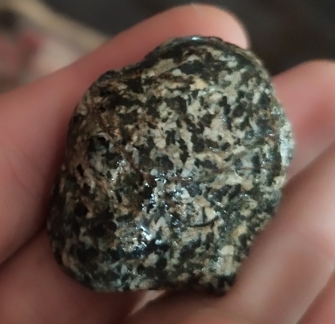 راف 35 گرم پیریت نقره ای براق زیبا معدنی