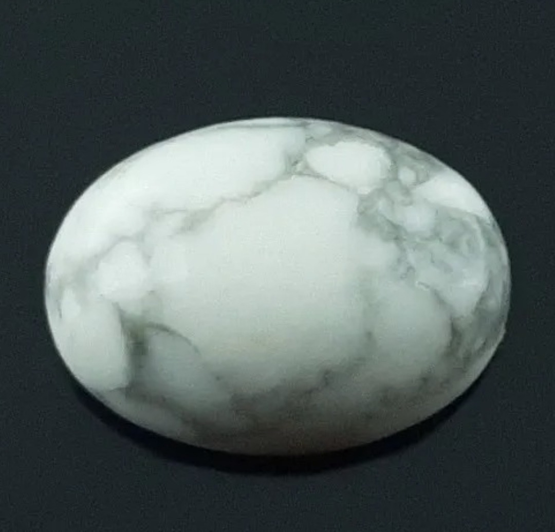 نگین معدنی هولیت 8 قیراطی خواص دار