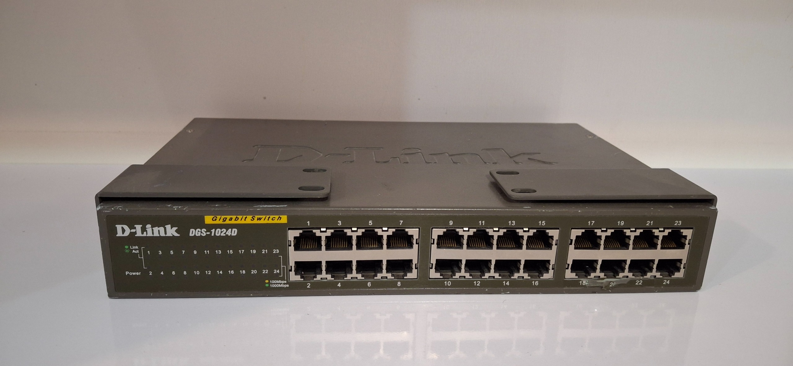 سوئیچ D-Link DGS-1024D
