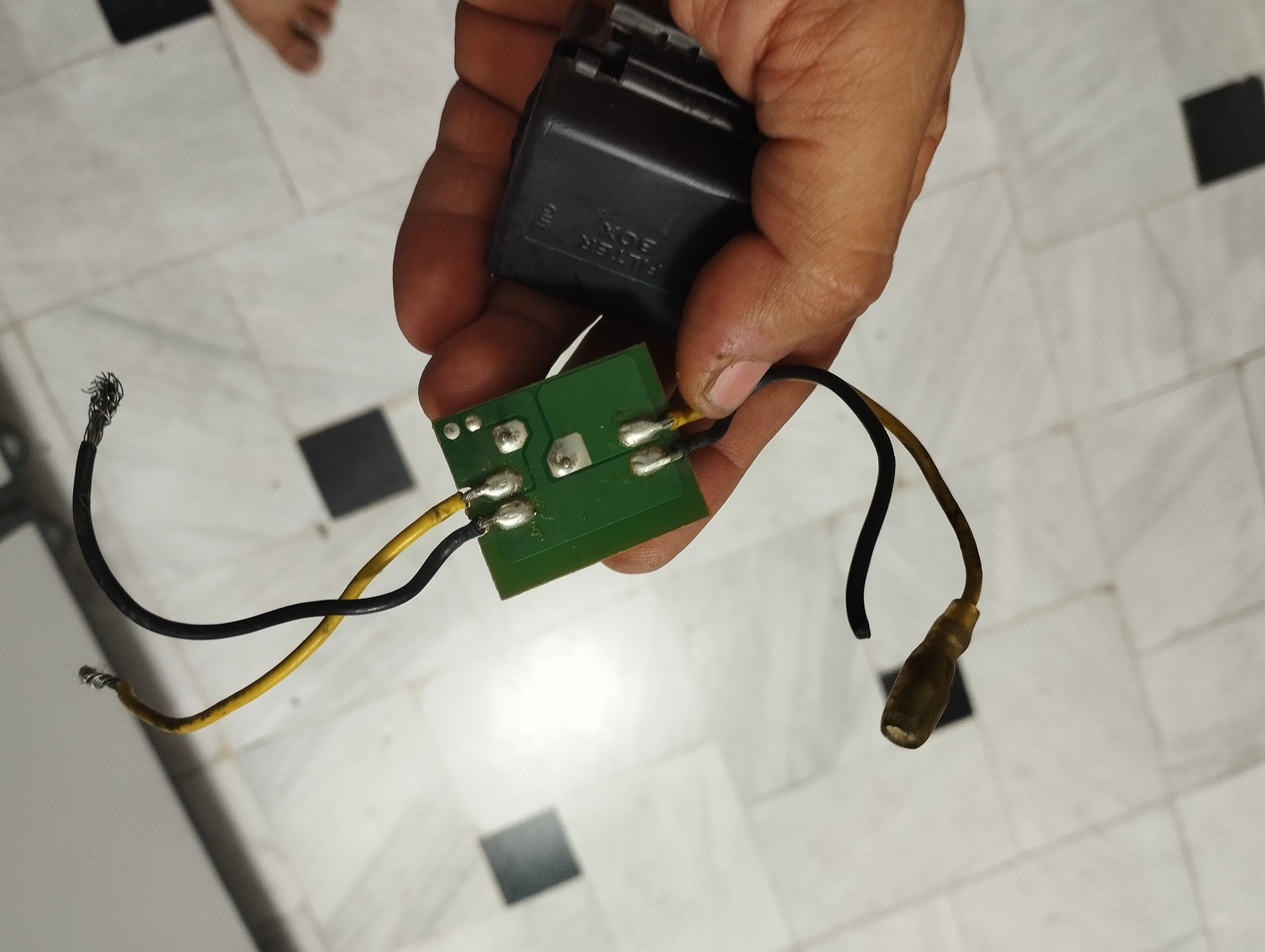 نویز گیر ضبط خودرو
