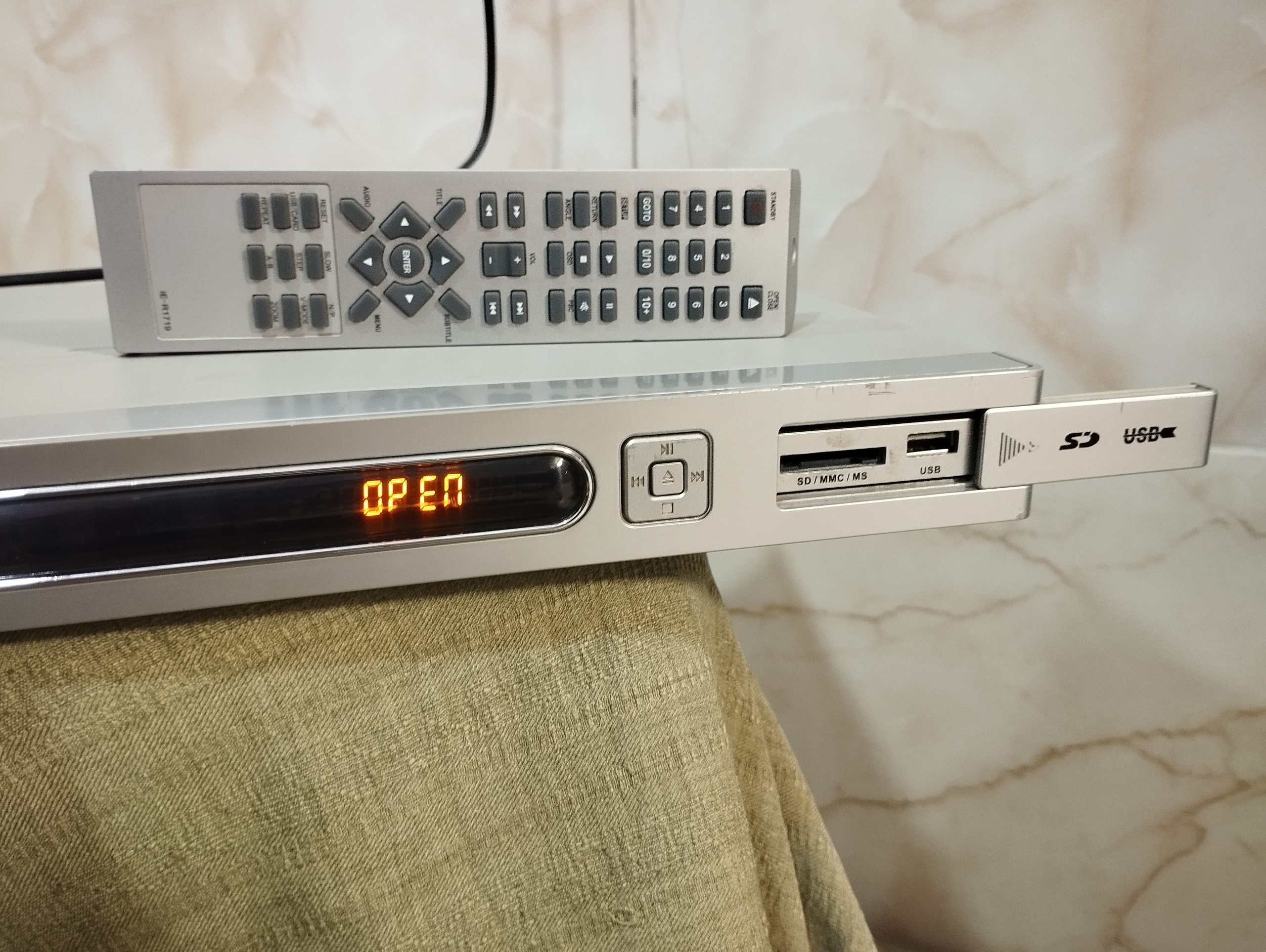 دستگاه DVD فلشخور رم اس دی