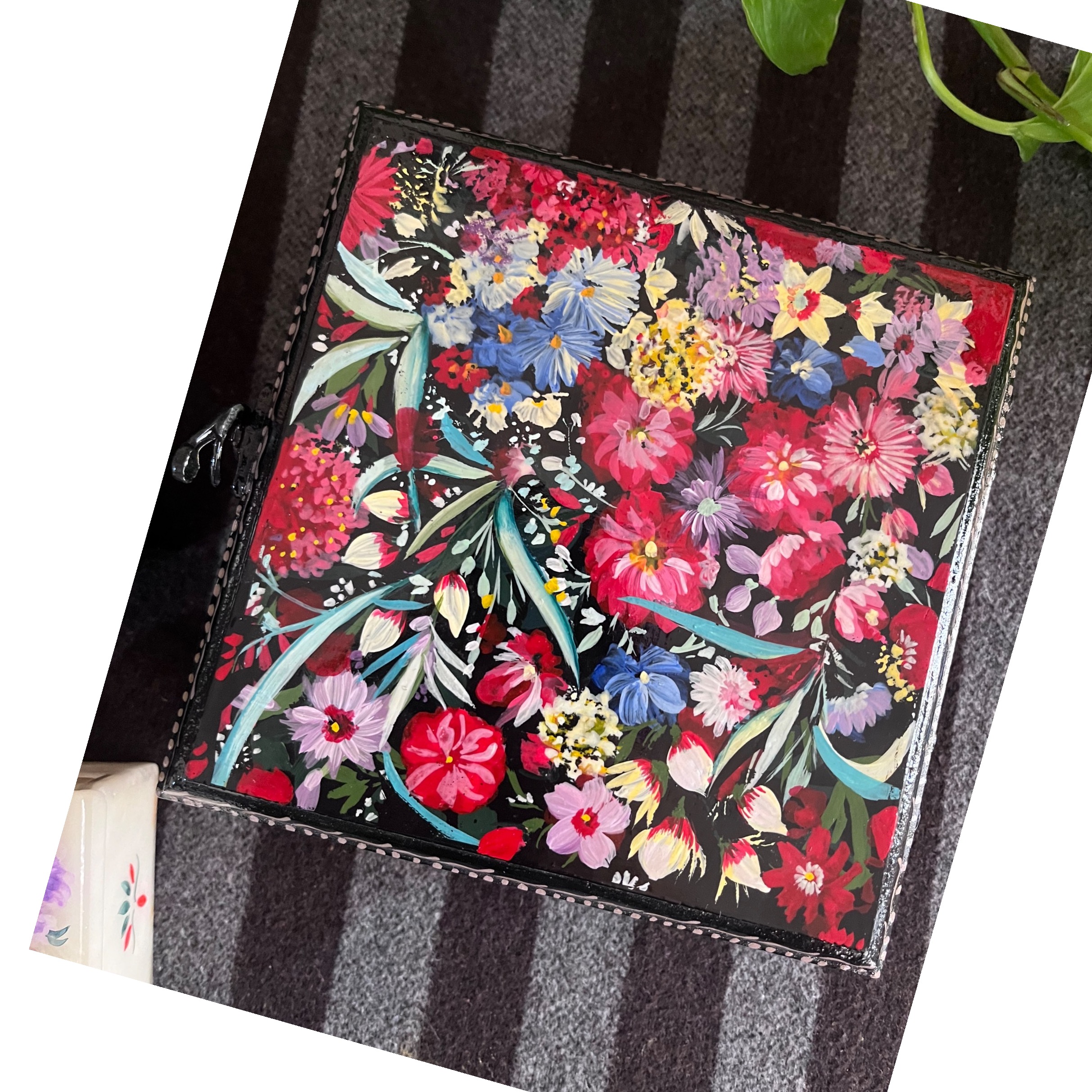 جعبه نقاشی شده