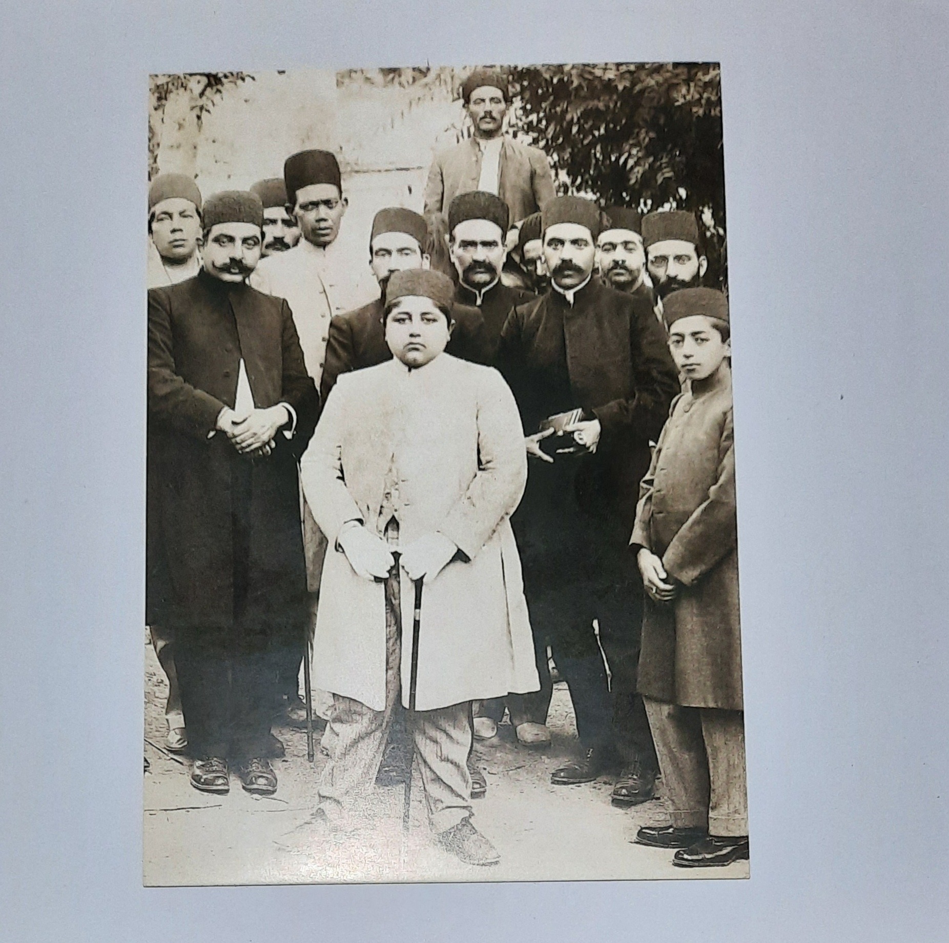کارت پستال احمد شاه و عده ای از رجال