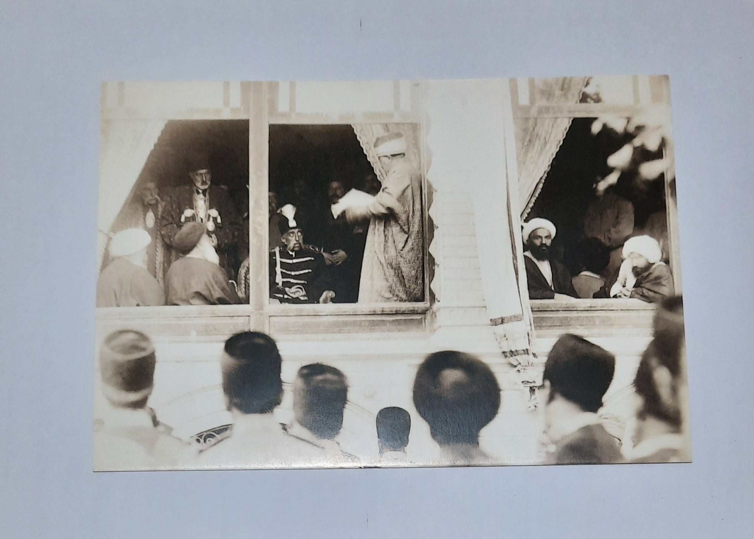 کارت پستال ناصرالدین شاه در مراسم گشایش مجلس