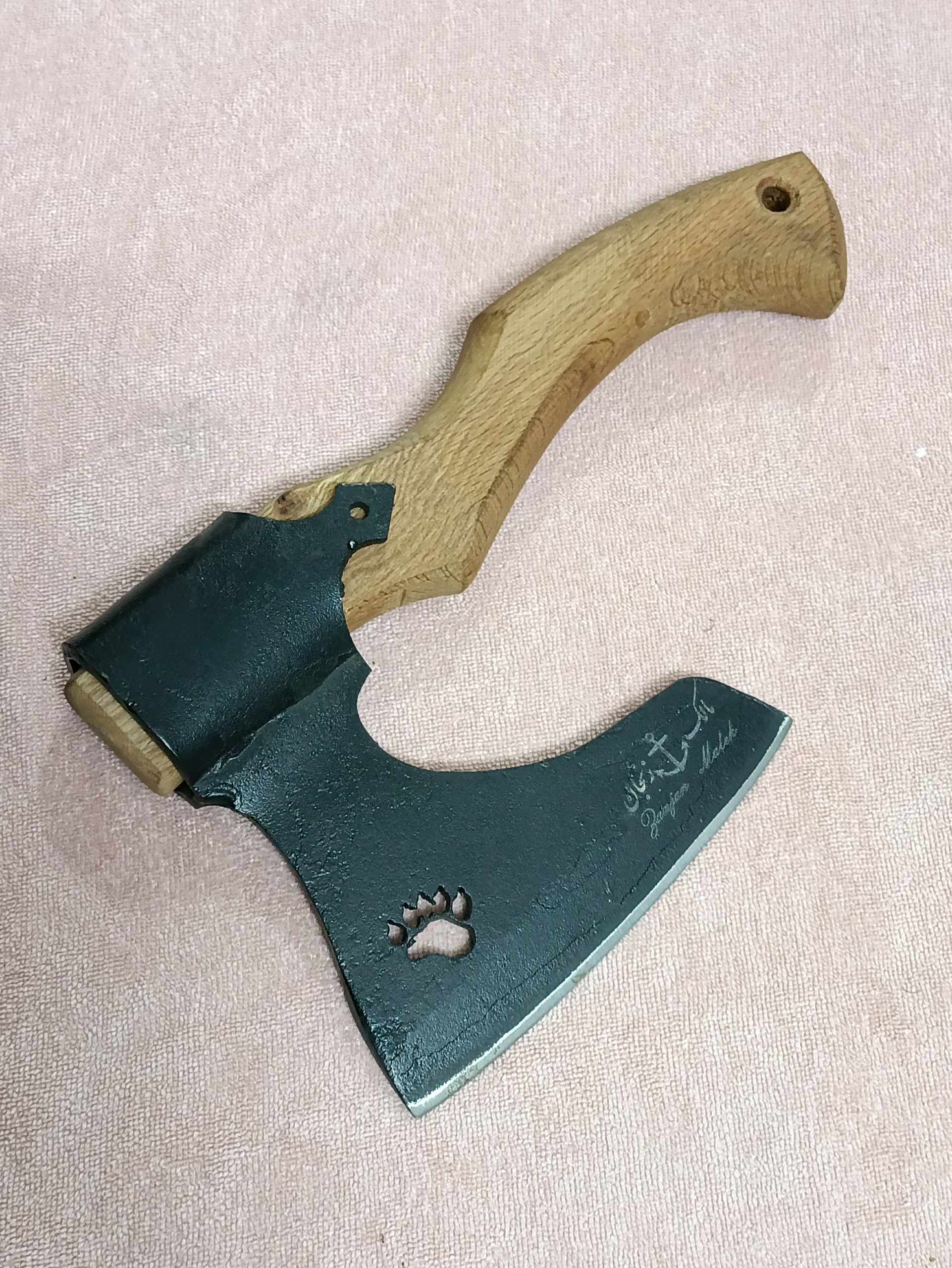 تبر فولادی دسته چوبی