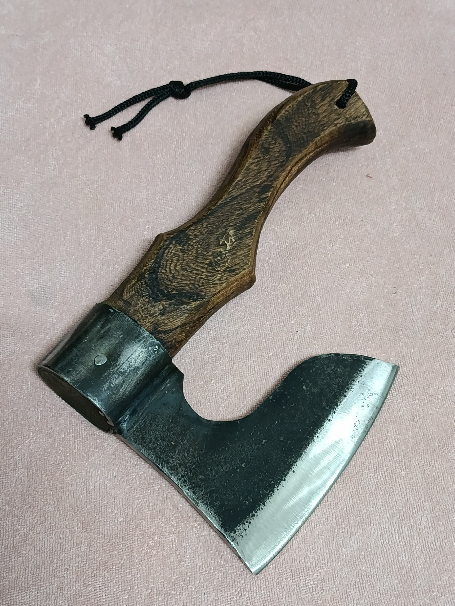 تبر فولادی دسته چوبی