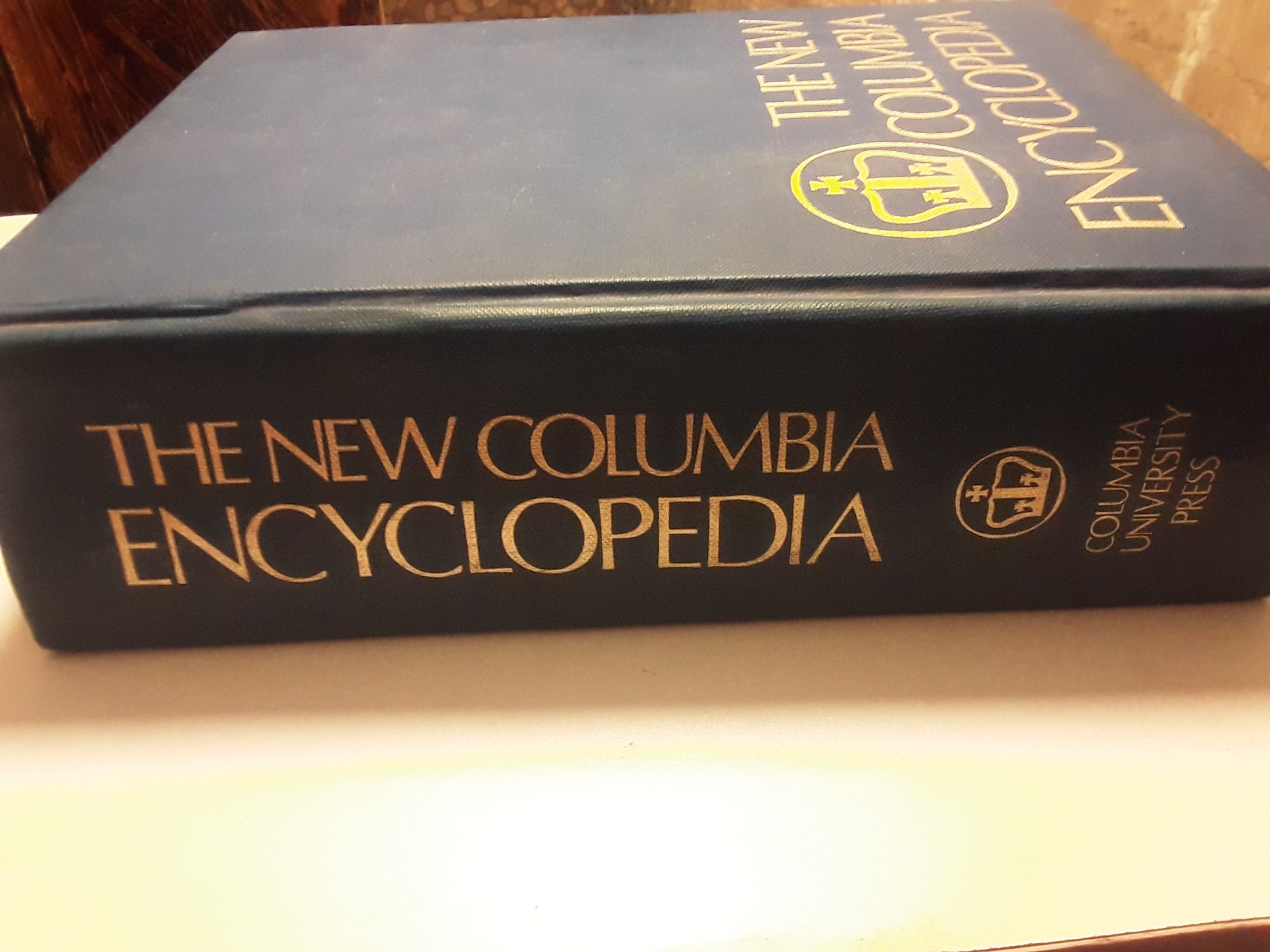  کتاب The new Columbia encylopedia