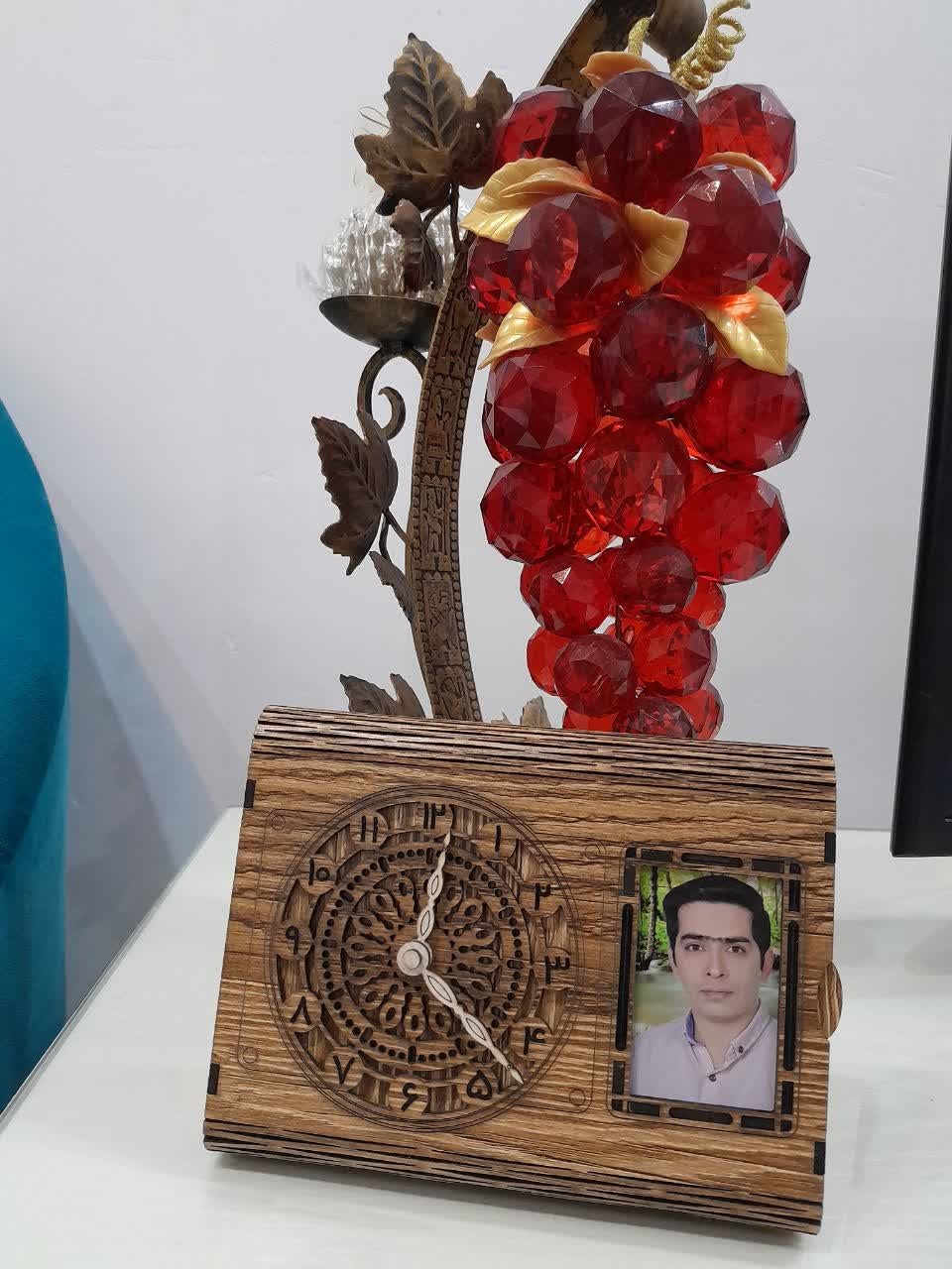ساعت رومیزی قاب عکس دار با قاب عکس