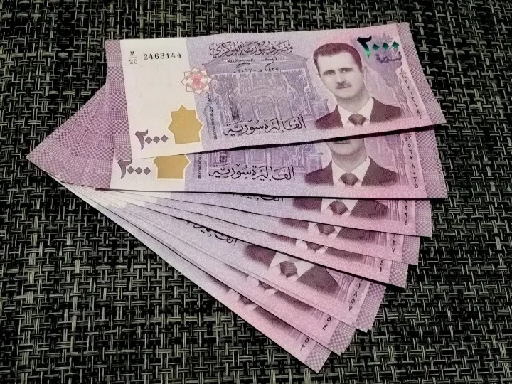 10 برگ 2000 لیره سوریه بشار اسد