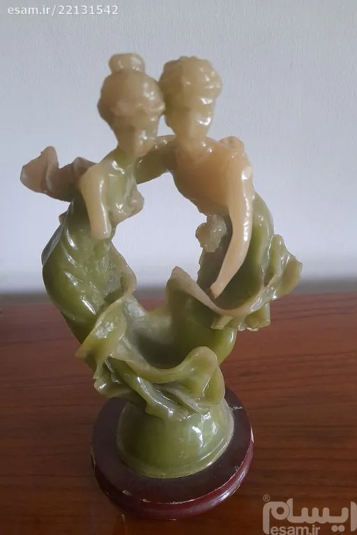 مجسمه ساخته شده از سنگ