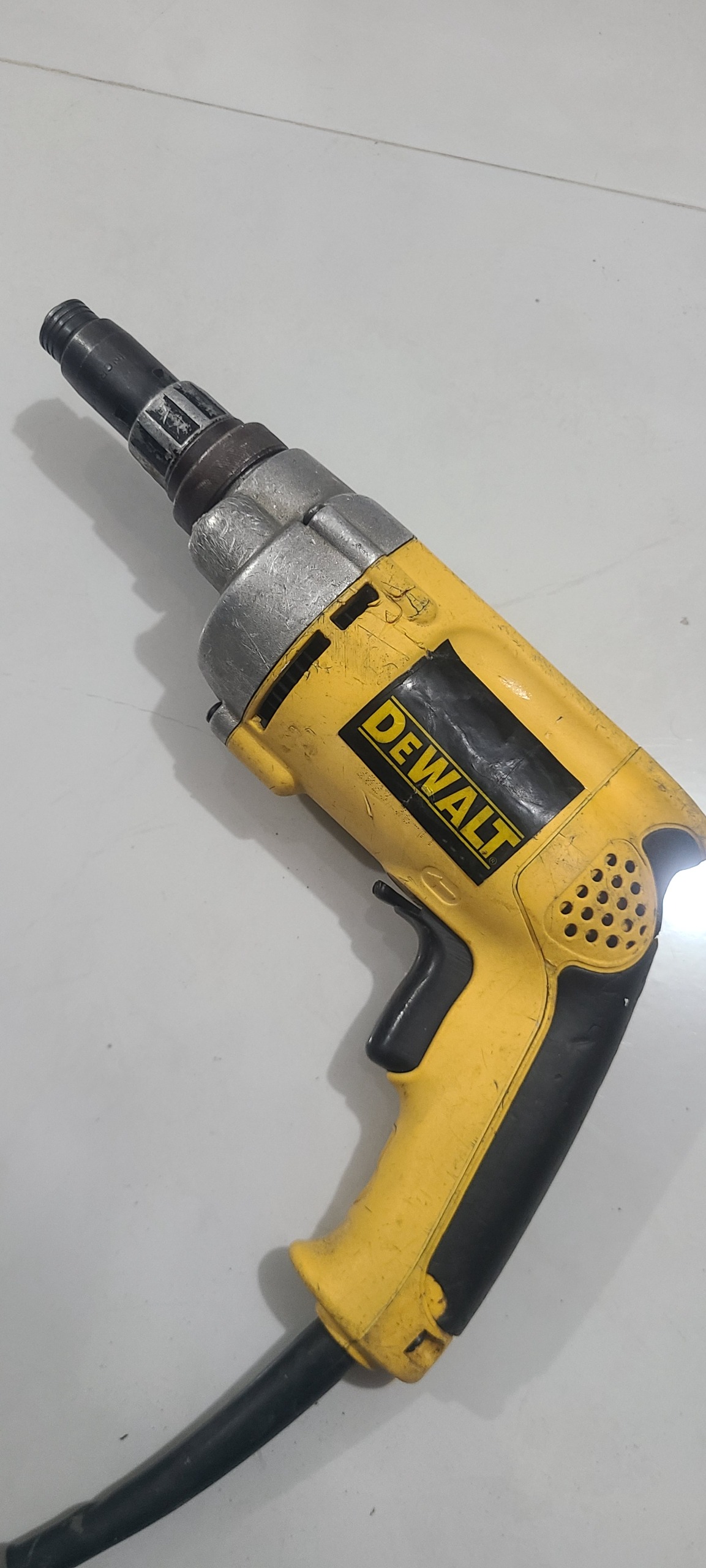 پیچبند اسکروگان دیوالت