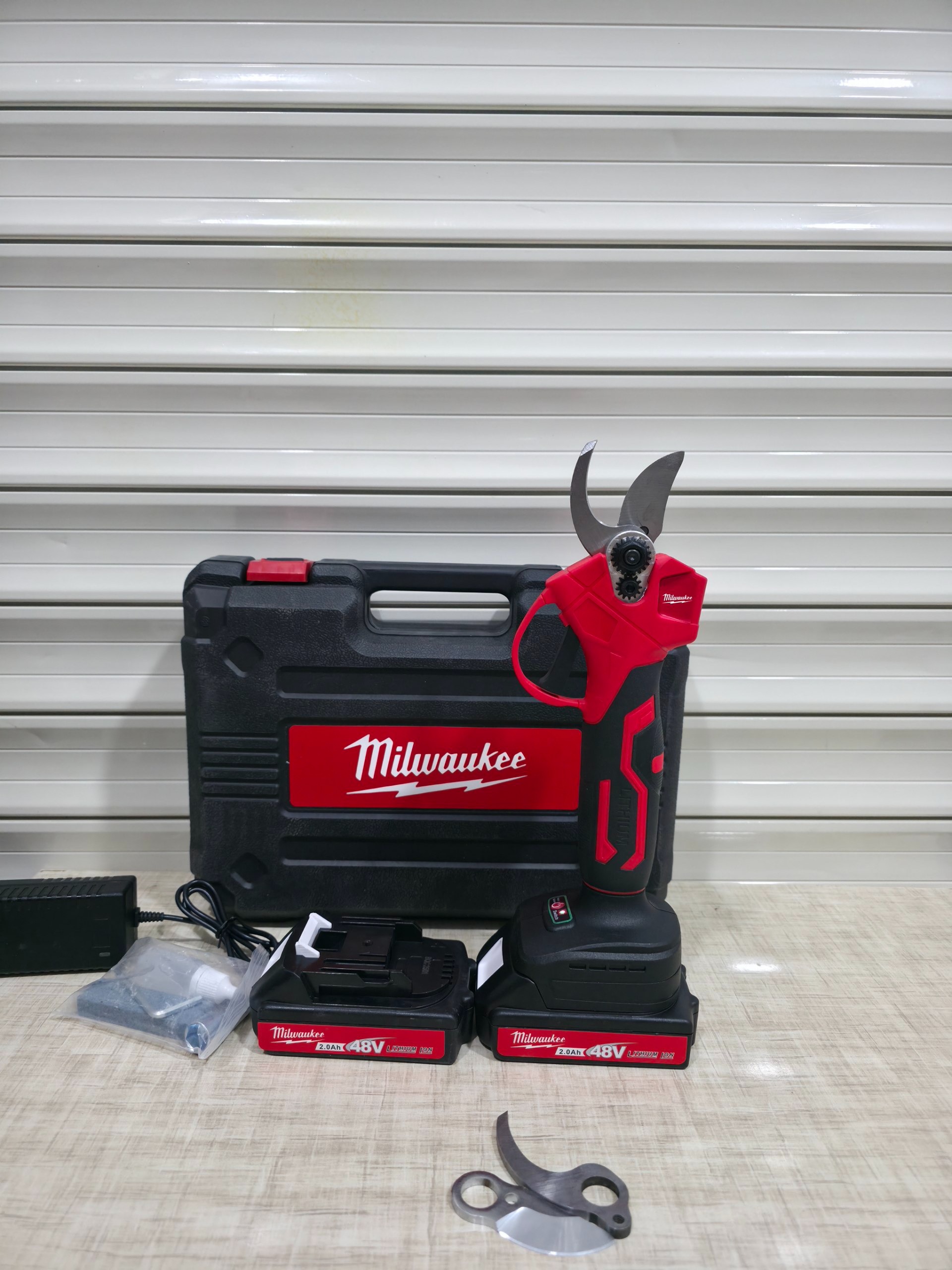 قیچی شارژی میلواکی