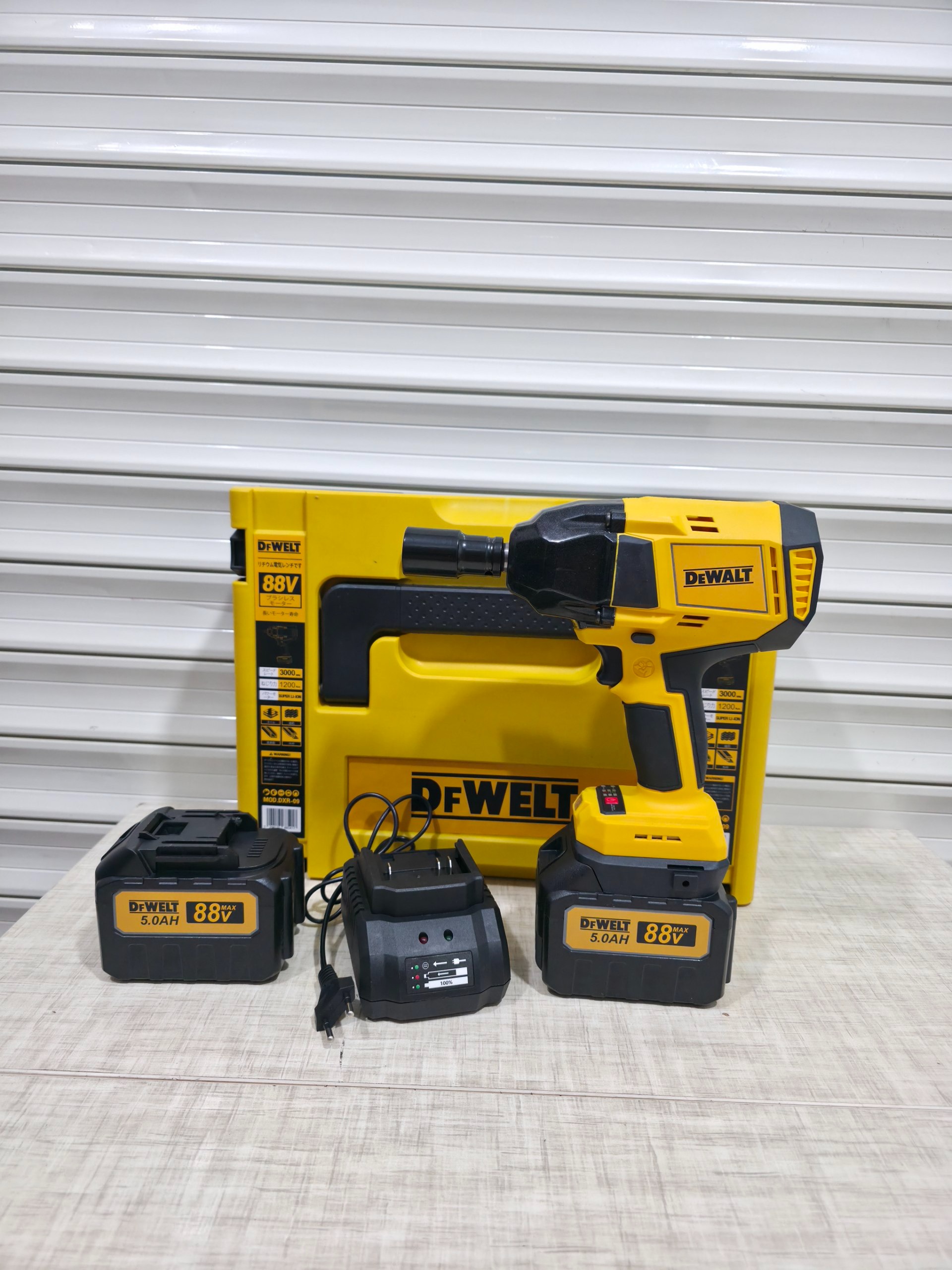 بکس شارژی دیوالت