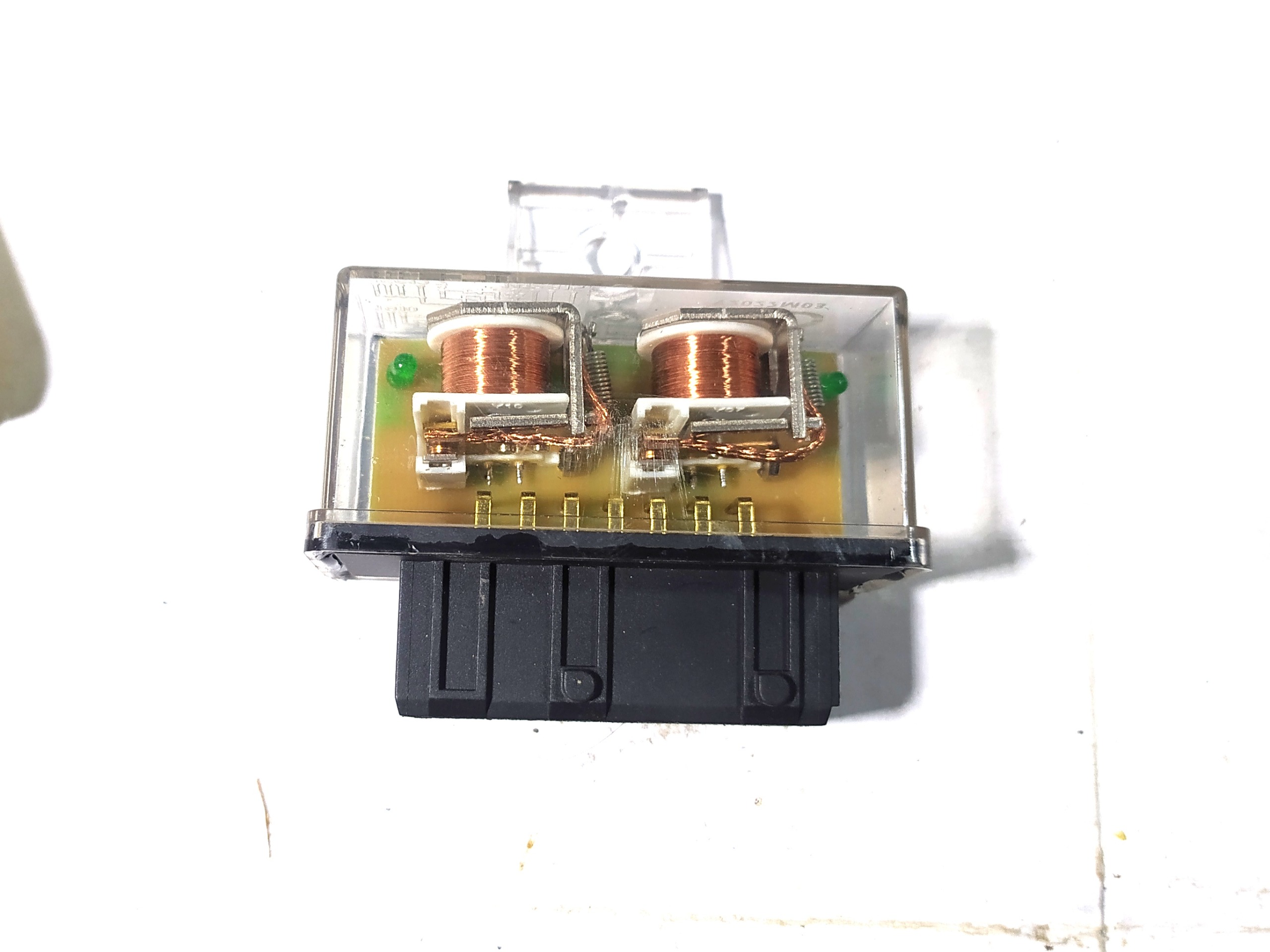 رله دوبل پژو شفاف