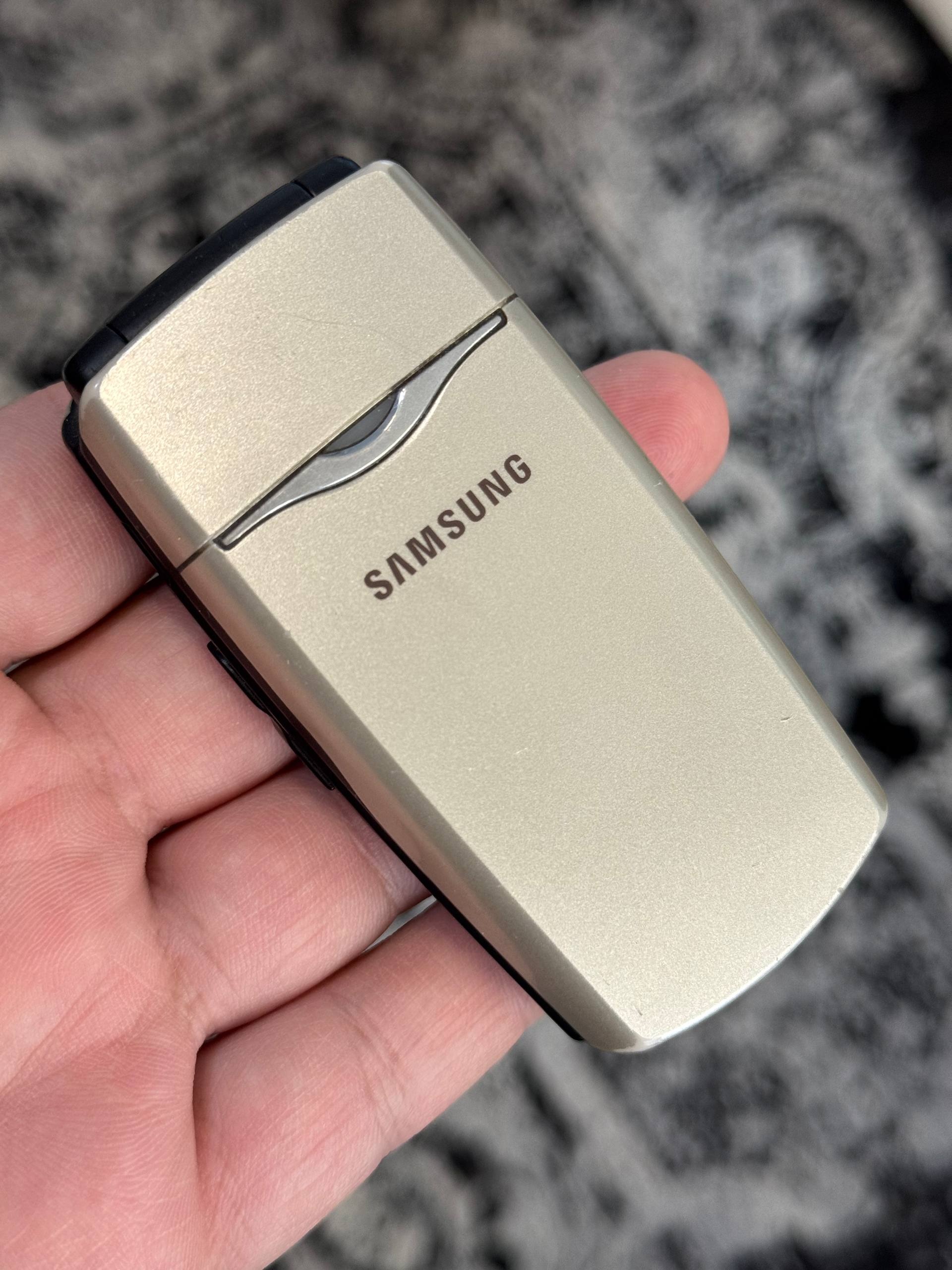 سامسونگ SGH-X210 تمیز و کلکسیونی