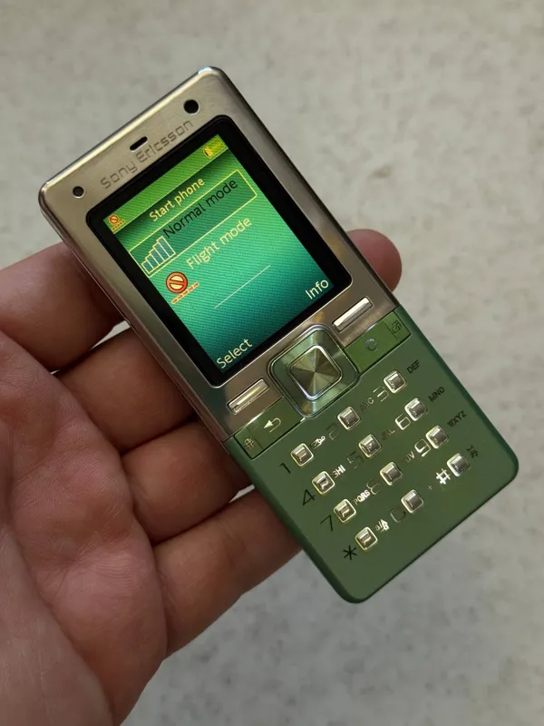 سونی اریکسون T650i ، خوشرنگ ، کلکسیونی