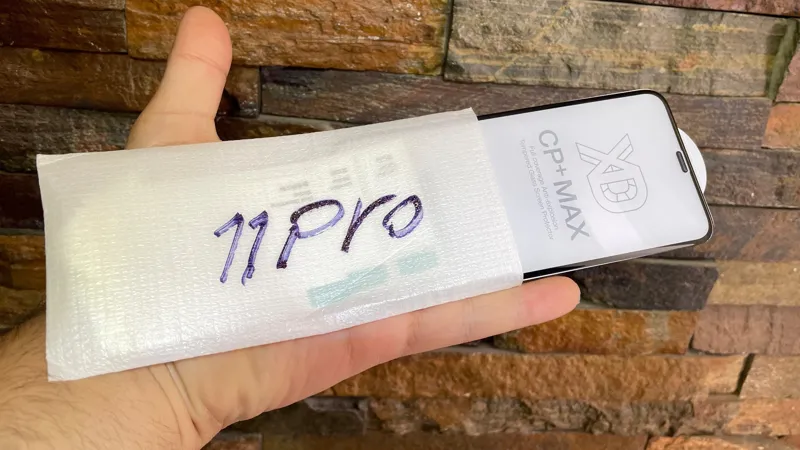 گلس اورجینال نیلکین آیفون 11 پرو