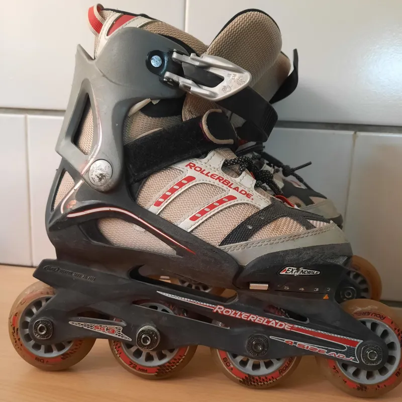 کفش اسکیت Rollerblade با وسایل ایمنی