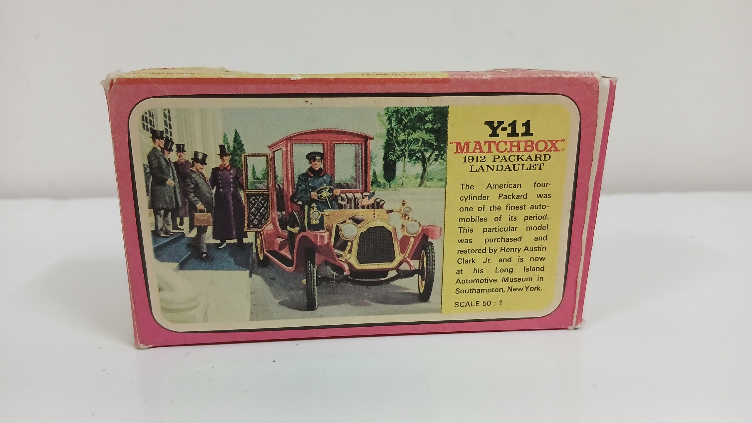 ماشین فلزی قدیمی مچباکس